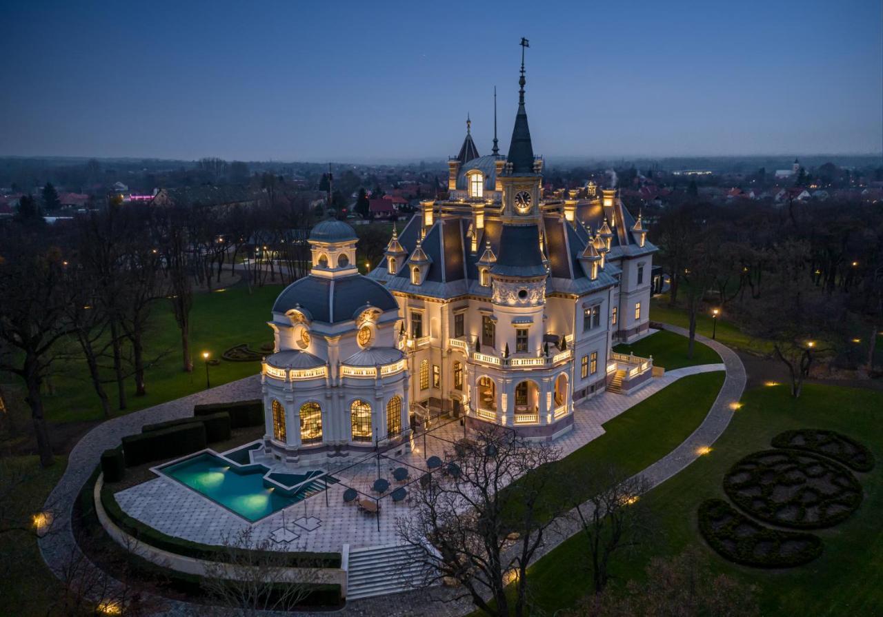 Botaniq Castle Of Tura - Small Luxury Hotels Of The World Exterior foto